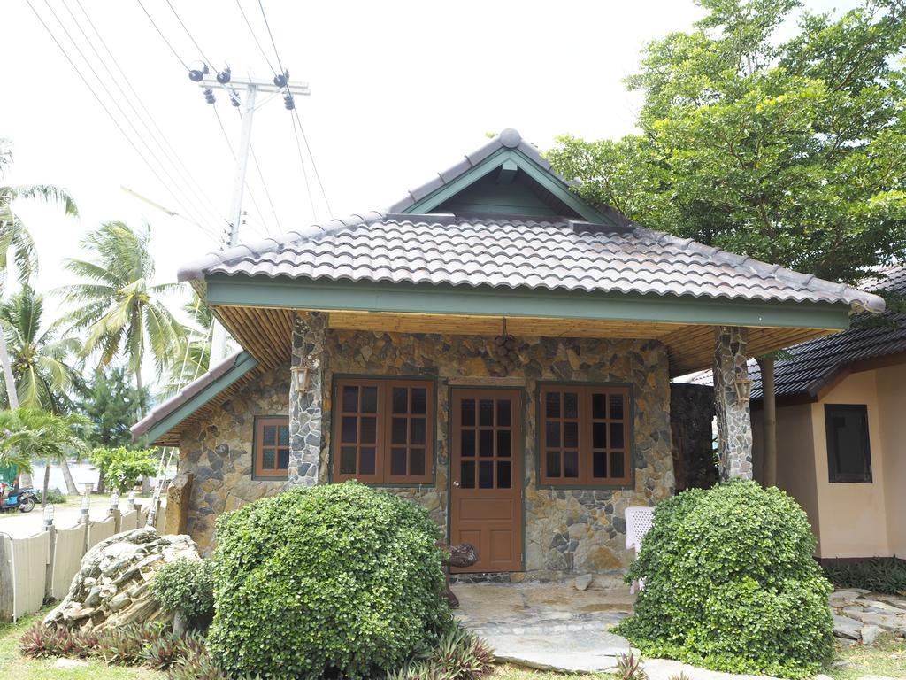 Needa Rock Resort Khanom Extérieur photo